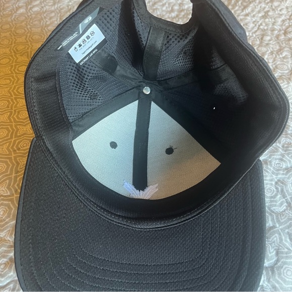 Taylor Made Golf Black Cap, Adjustable, Moisture Wicking Fabric, NWOT, One Size - Picture 3 of 5